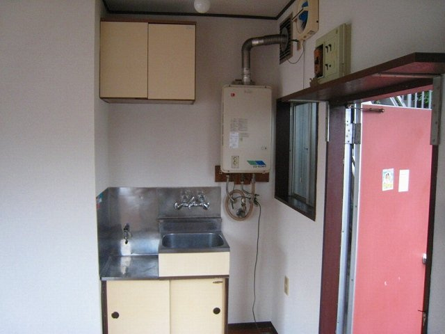 クレッセンドハイツの収納|キッチン上収納