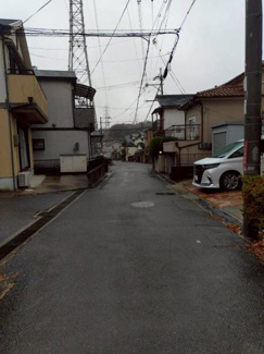 【前面道路含む現地写真】
