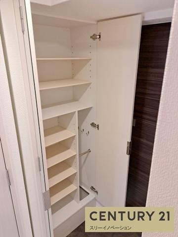 アドバンス大阪カーサの玄関|★シューズＢＯＸ★