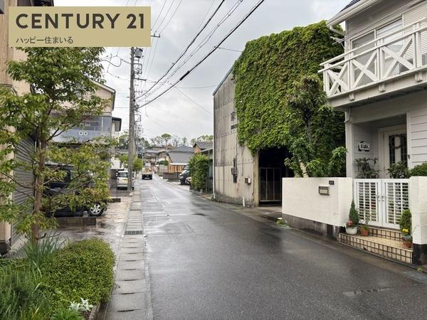 岡崎市若松町字西三田ケ入の売地の前面道路含む現地写真