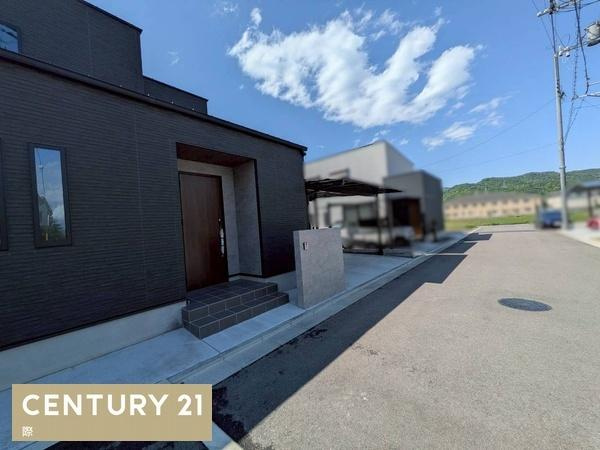 和歌山市園部　新築戸建の前面道路含む現地写真