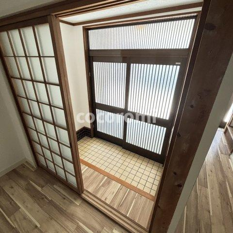 中木田戸建ての玄関