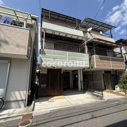 中木田戸建てのエントランス