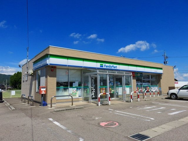 パルフェⅡの周辺|ファミリーマートまで400m