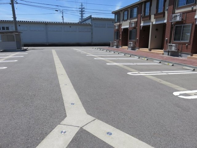 グロワールパレス　Ｃの駐車場