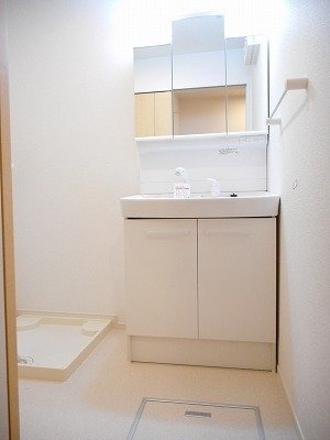 アイズ　ガーデンＢの洗面所