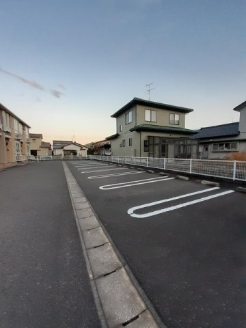 グレースＡの駐車場