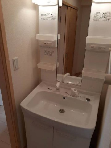 レジデンス・宝町の洗面所