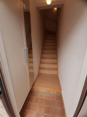 レジデンス・宝町の玄関