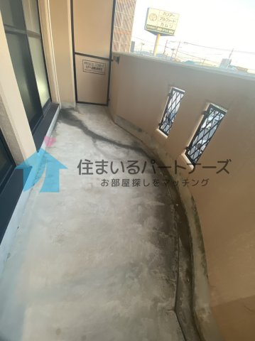 久留米市東櫛原町の賃貸マンションのバルコニー|暖かな日差しのふりそそぐバルコニー