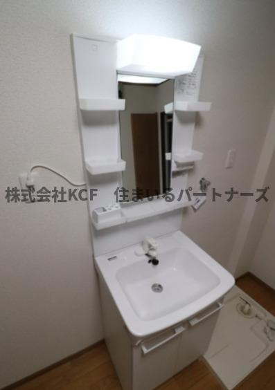 プランドゥ合川Ⅱの洗面所|ゆったりとスペースのある洗面所