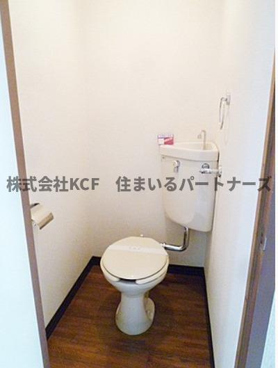 インターハイツのトイレ|落ち着いた色調のトイレです