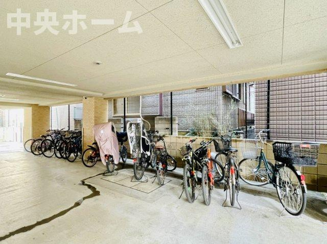 ヴェレーナ南葛西の駐輪場|【自転車置き場】最新の空き状況や費用などの詳細は担当スタッフまでお問い合わせください。