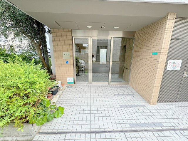 翠香園のエントランス