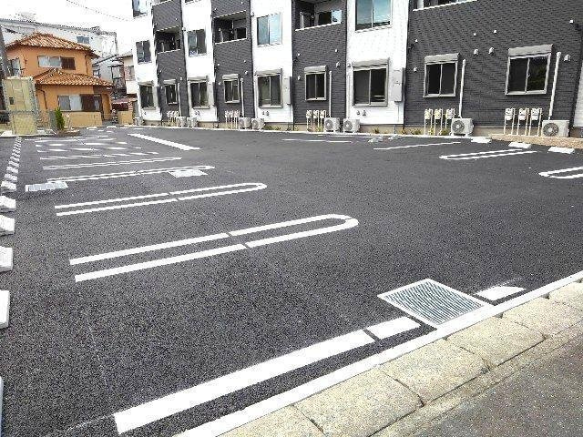 ベル・フローラの駐車場