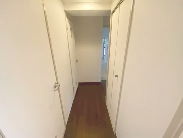 キャピタルビルドの玄関
