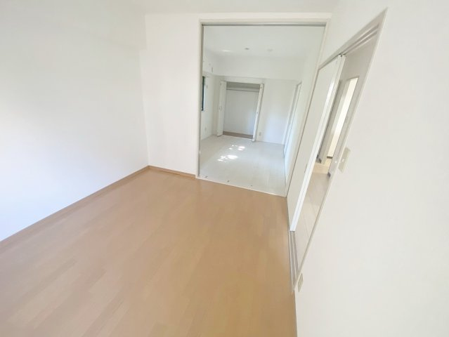 キャピタルビルドの洋室