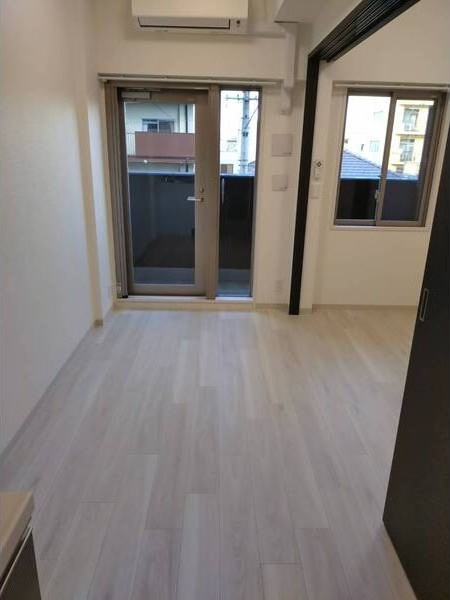 エステムコート名古屋　TWIN　EASTの居間・リビング
