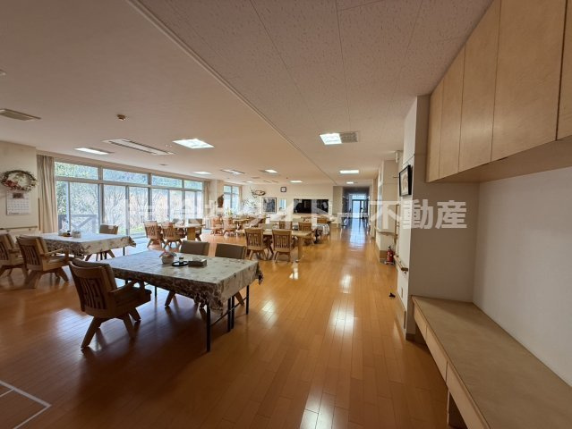高齢者通所介護施設及び高齢者有料住宅 の居間・リビング