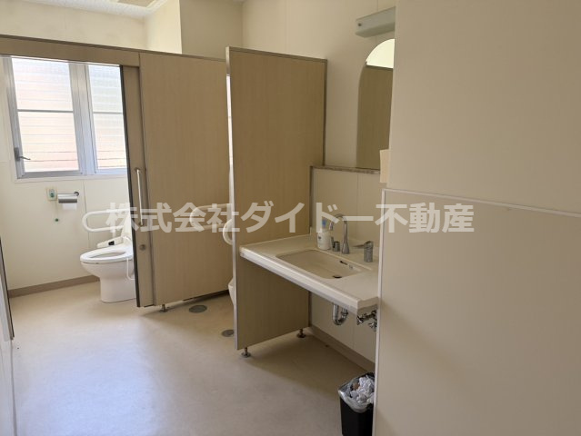 高齢者通所介護施設及び高齢者有料住宅 のトイレ