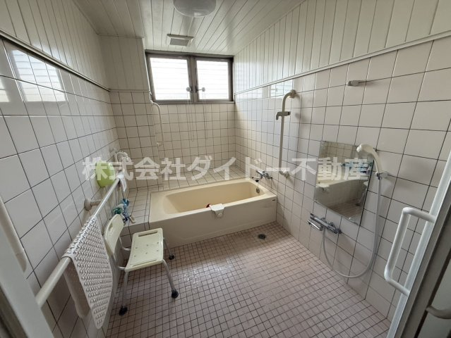高齢者通所介護施設及び高齢者有料住宅 の浴室