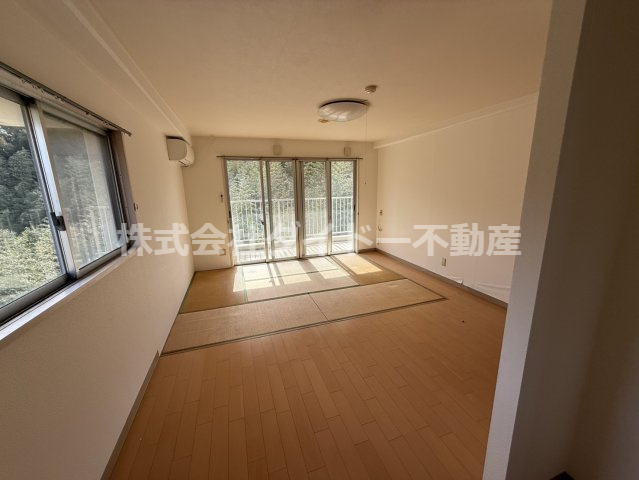 高齢者通所介護施設及び高齢者有料住宅 の居間・リビング
