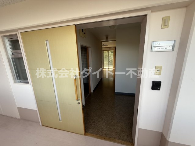 高齢者通所介護施設及び高齢者有料住宅 のエントランス