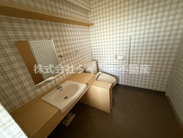 高齢者通所介護施設及び高齢者有料住宅 の洗面所