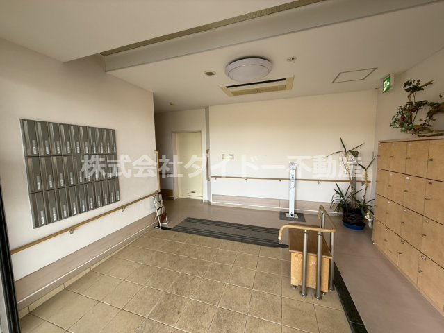 高齢者通所介護施設及び高齢者有料住宅 の玄関