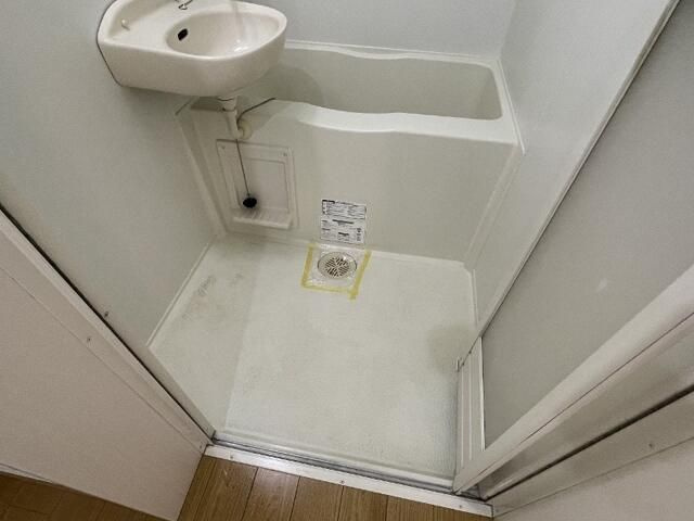 横浜市保土ケ谷区峰岡町３丁目のアパートの浴室