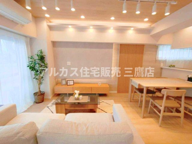 中銀三鷹マンシオンの居間・リビング