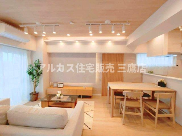 中銀三鷹マンシオンの居間・リビング