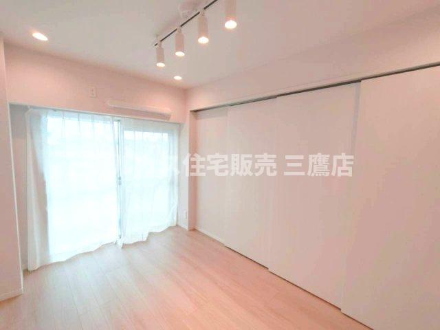 中銀三鷹マンシオンの洋室