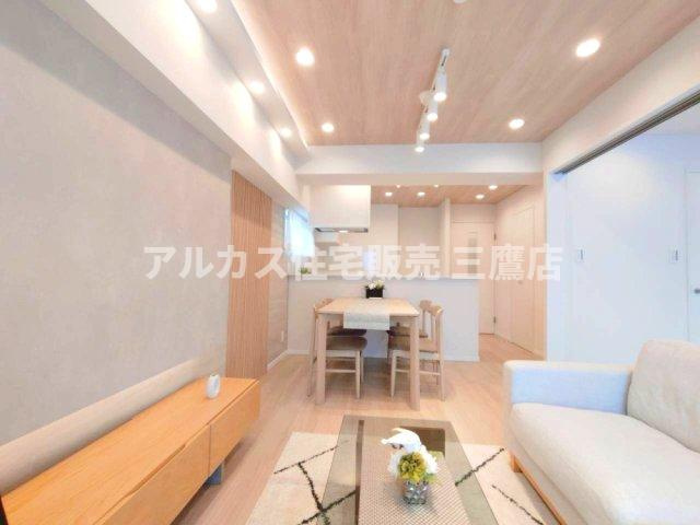 中銀三鷹マンシオンの居間・リビング
