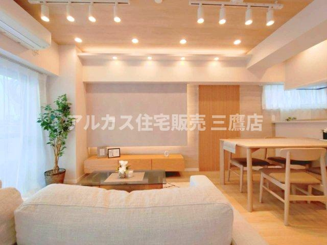 中銀三鷹マンシオンの居間・リビング