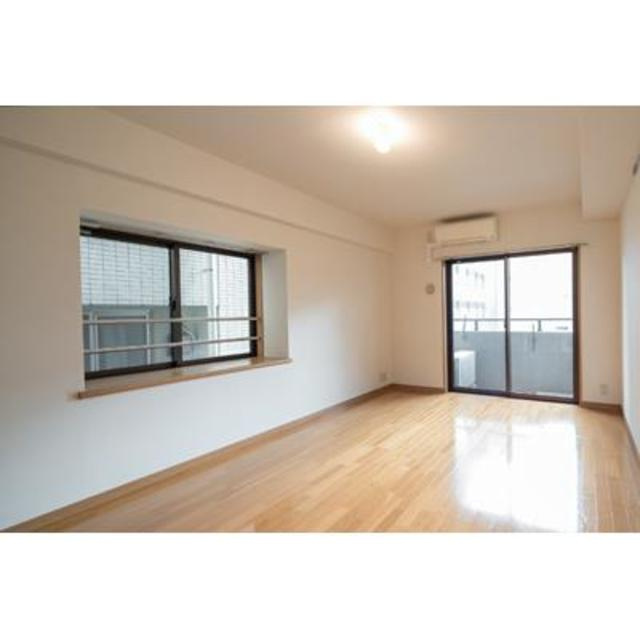 レジアス新横浜の居間・リビング|※写真は同タイプ住戸です。