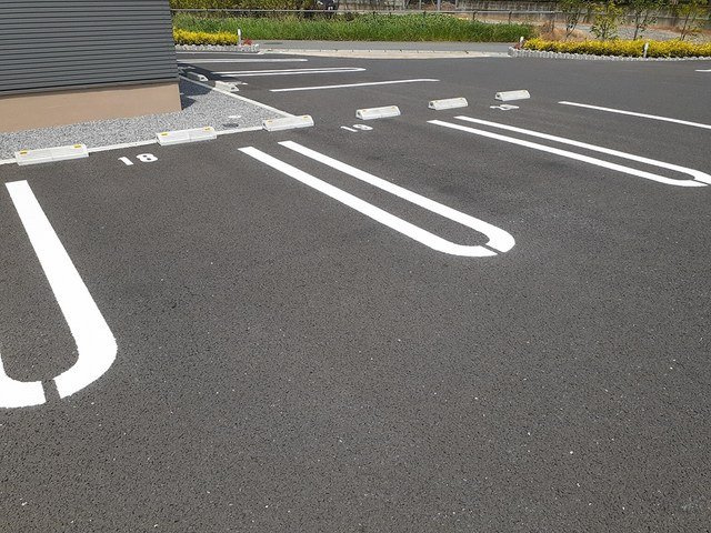Ｋ．Ｚ　ｗｉｌｌ　Ｃの駐車場|車をお持ちの方に嬉しい駐車場付きの物件です