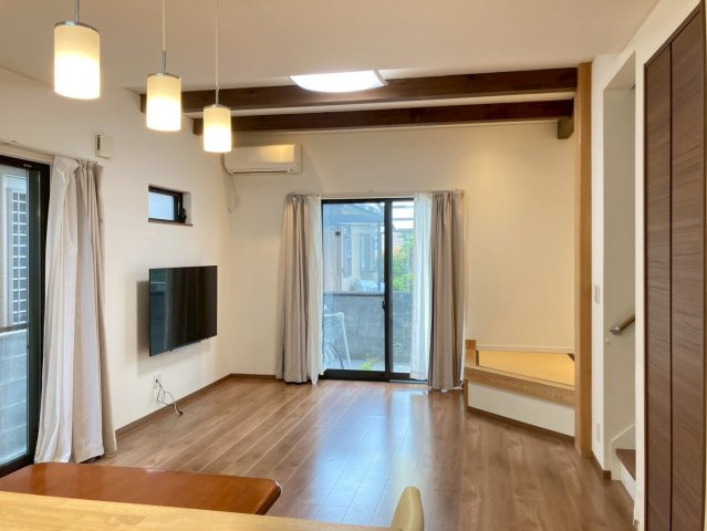 松山市来住町　中古戸建の居間・リビング