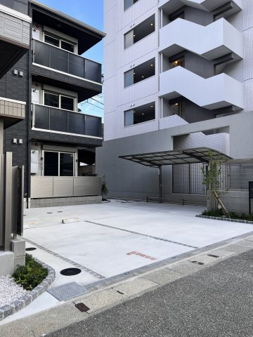 サニーサイド箱崎の駐車場