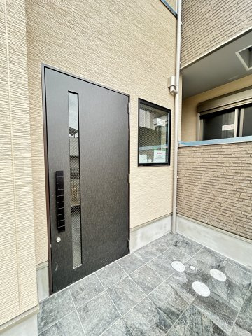 F asecia bruciteのエントランス