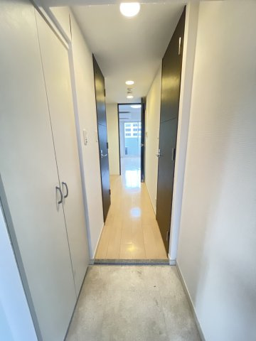 スワンズ新神戸ウィータの玄関