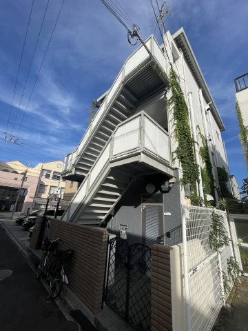ユウワコート天神の外観