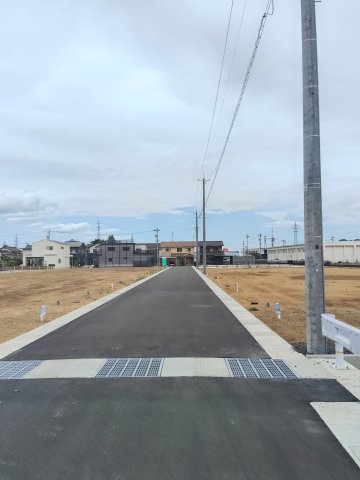 越前市稲寄町　分譲地1-4の前面道路含む現地写真