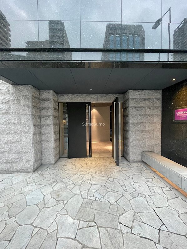 S-RESIDENCE南堀江のエントランス