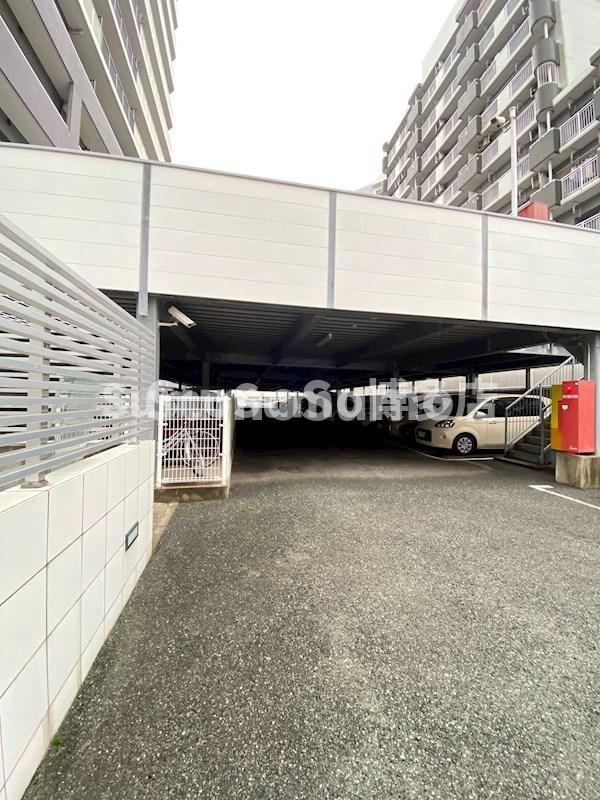 F・PARC GRANDMARK天神の駐車場