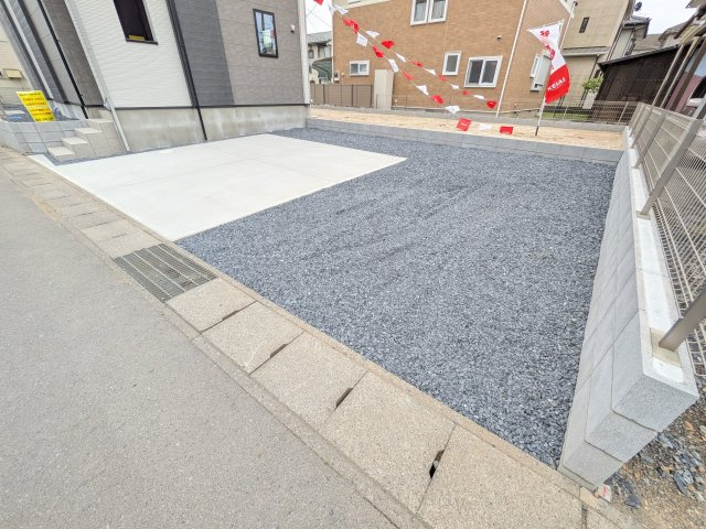 ひたちなか市稲田　5期　新築戸建ての駐車場|駐車は3台可能です♪