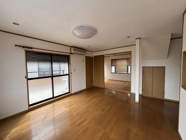 阿見中央住宅の居間・リビング|ゆったり過ごせる居間です