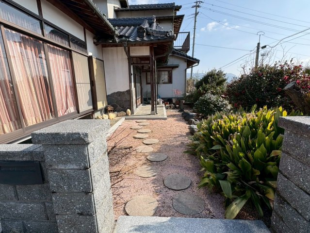 福智町赤池戸建ての玄関