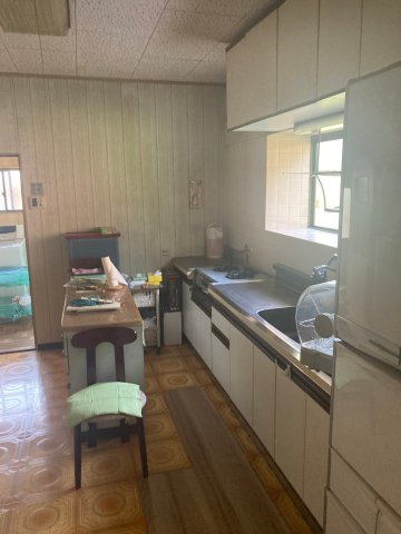 福岡県直方市頓野　中古戸建のキッチン|広めのキッチン