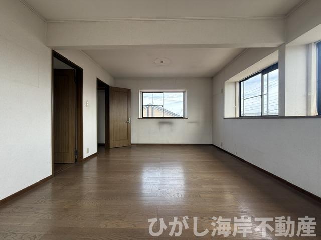 平塚市四之宮2丁目　 中古戸建の子供部屋|5月9日撮影　リフォーム工事中　12帖　洋室